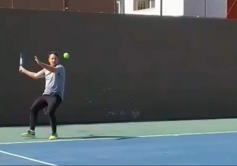 Tras dos victorias consecutivas el equipo de 6ª Caballeros perdió el primer single y el dobles, y descontó en el segundo individual de la tercera serie.