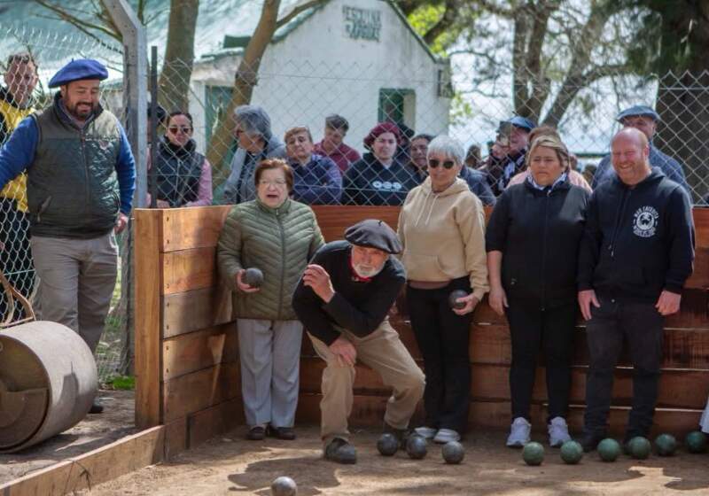 La jornada incluyó campeonato de truco, música, agrupaciones folklóricas y propuestas familiares en el paraje del partido de Mar Chiquita.
