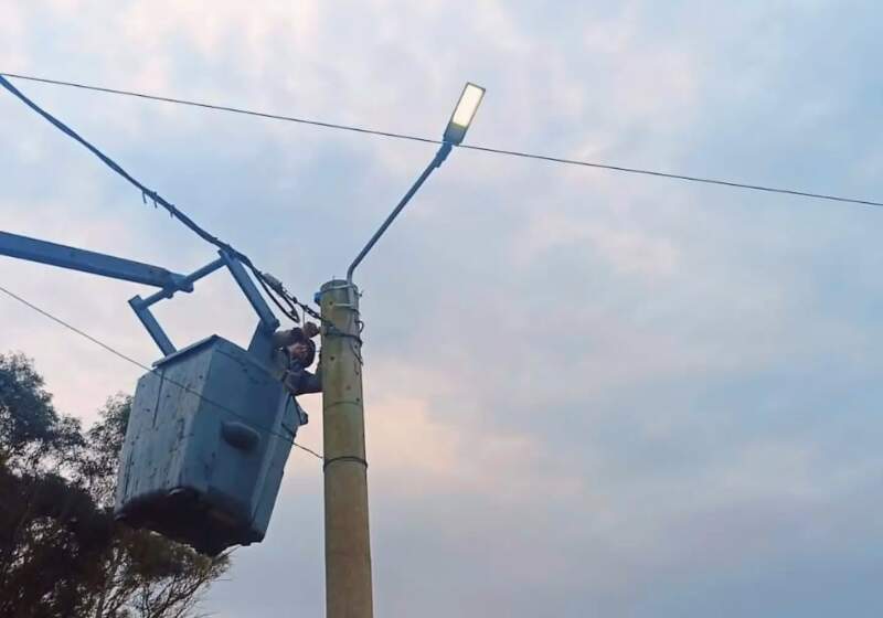 Fueron trabajos de reparación y colocación de luces LED con el equipo de Electromecánica.