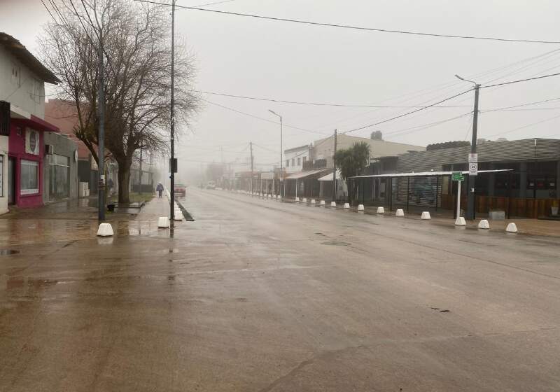 
Lo anunció el Servicio Meteorológico Nacional para la tarde y noche de hoy y la mañana del jueves, con ráfagas de hasta 70 km/h y acumulados de agua de entre 40 y 60 mm.