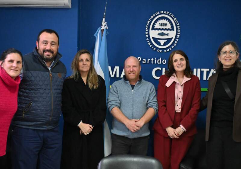El intendente Walter Wischnivetzky encabezó un encuentro con funcionarias bonaerenses en Santa Clara para coordinar el apoyo a artistas locales.