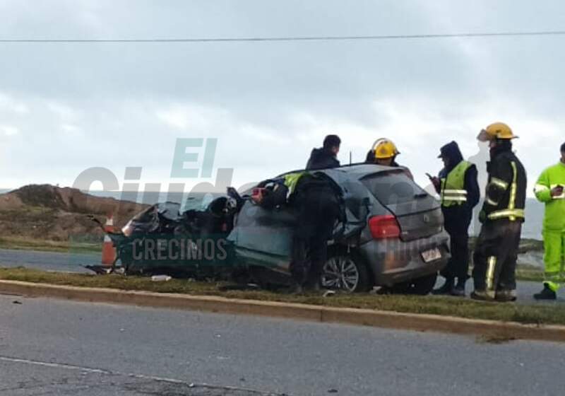 Ocurrió a la altura del kilómetro 502 durante la mañana de este sábado. El vehículo destruyó una columna de iluminación.