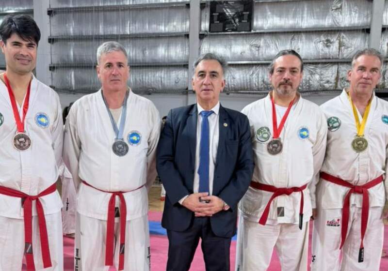 El Polideportivo municipal albergó el certamen regional con competidores de 18 localidades.