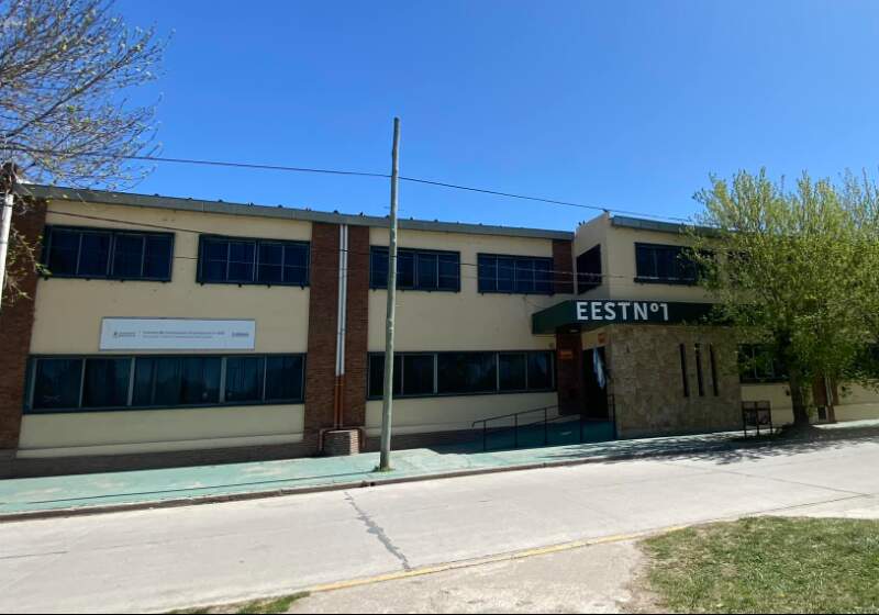 La medida de fuerza convocada por CTERA, el Frente Gremial Bonaerense y SADOP paralizó el dictado de clases en los distintos niveles educativos.