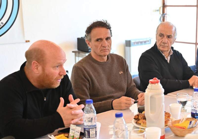 Fue para planificar trabajos de infraestructura preventiva. Estuvieron el senador Jorge Paredi y el intendente Walter Wischnivetzky.