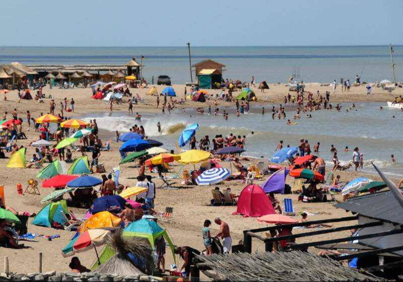 A partir de este martes, las personas que quieran vacacionar en Mar Chiquita deberán completar un formulario obligatorio en donde obtendrán el certificado de circulación. 