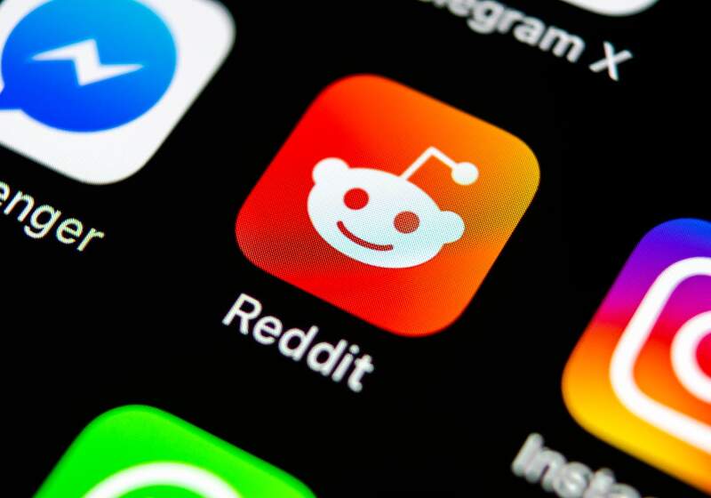 Dos millones de pequeños inversores organizados en Reddit han ganado a los grandes de Wall Street usando sus propias reglas.