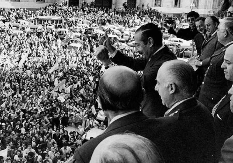 Detrás de los gritos interminables de los goles de Kempes, estaban los gritos desesperados de los hombres y mujeres que desaparecían de sus casas, y eran torturados por las Fuerzas