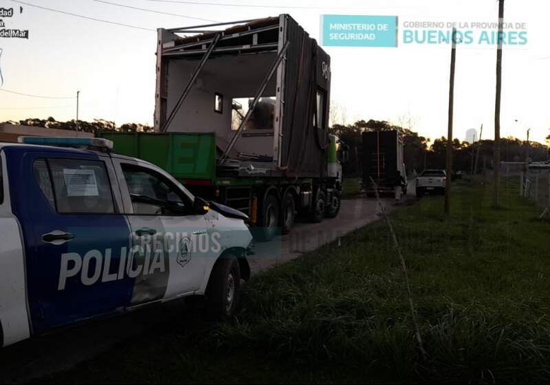 Según indicaron las autoridades, el código de construcción no permite la instalación de casas prefabricadas o containers.