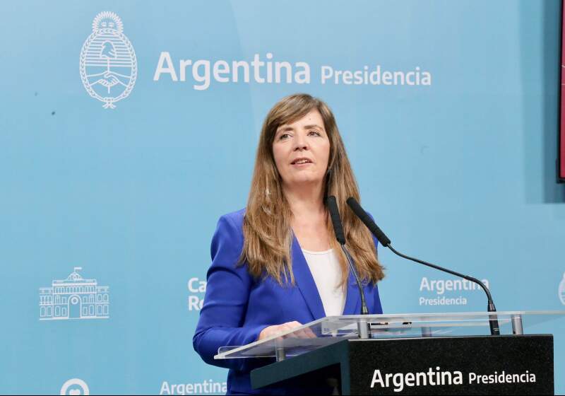 La portavoz de la Presidencia dio detalles del encuentro en Alberto Fernández y Sergio Massa.