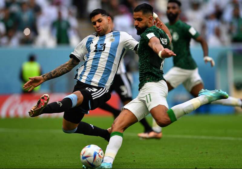 Con goles de Saleh Al-Shehri y Salem Al Dawsari, a los 3 y a los 8 minutos del segundo tiempo, Arabia Saudita le ganó a a Selección argentina por 2-1. 
