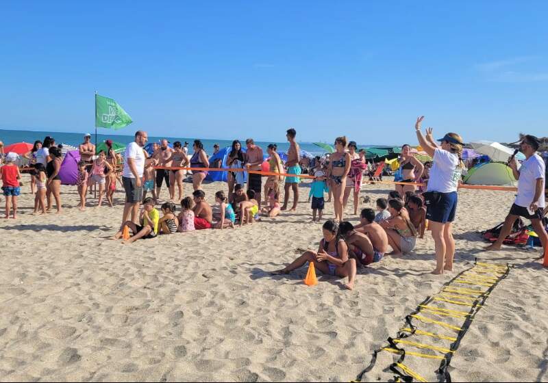 Desde Balneario Parque a Playa Dorada, los vecinos y turistas pueden realizar diferentes actividades deportivas y recreativas en la costa marchiquitense.