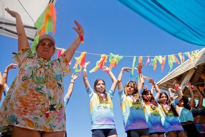 Santa Clara se viste de color flúor para promover la importancia de la salud mental