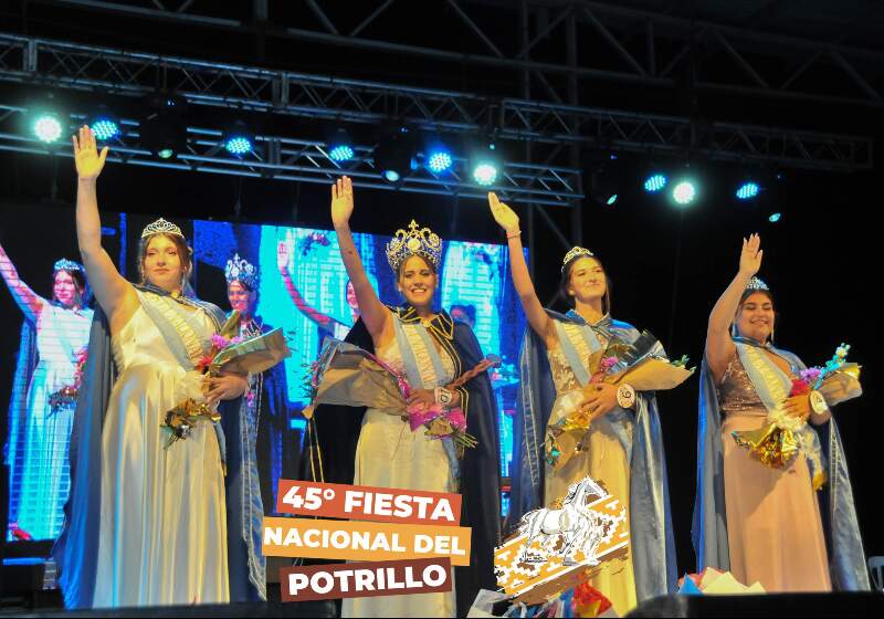 La celebración característica de Coronel Vidal cerró su edición con la ceremonia y las elegidas fueron Paloma Ramells, Lucía Pedrosa y Avril Navarro.