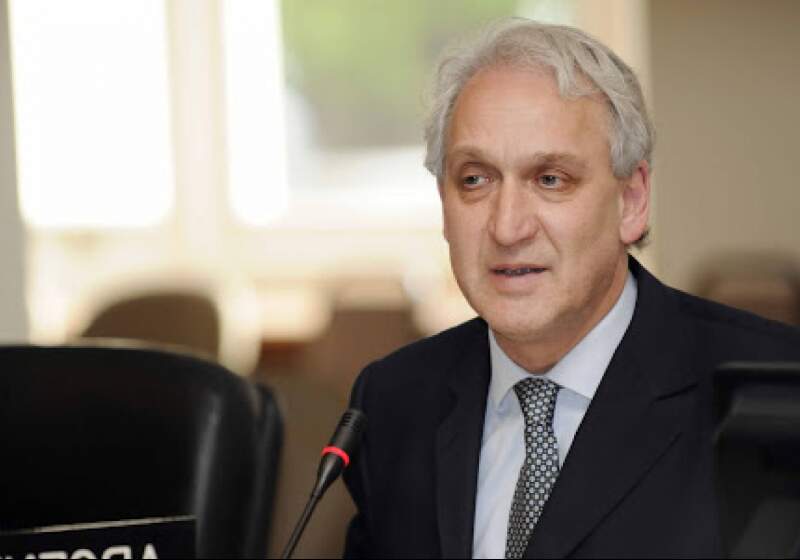 El Gobierno "lamentó" que Ecuador solicitara el retiro Embajador argentino en ese país
