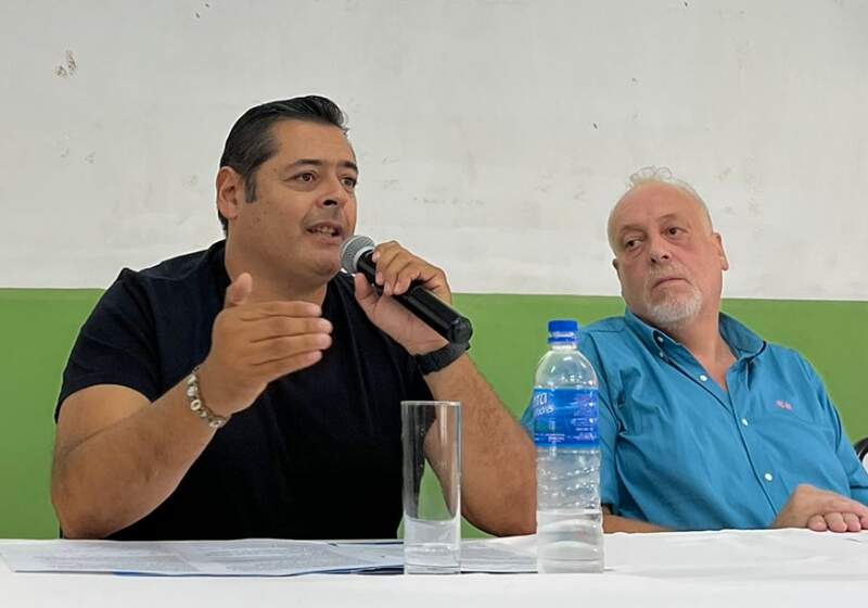 El funcionario de Vialidad Nacional expuso junto al ex intendente Alejandro Ruau en la Escuela Media 2 de Mar Chiquita: "Sobran los motivos para seguir luchando", dijo.