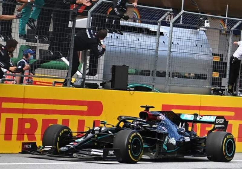 El séxtuple campeón de la Fórmula 1, el británico Lewis Hamilton, consiguió hoy su primera victoria en la temporada 2020, tras imponerse en el Gran Premio de Estiria