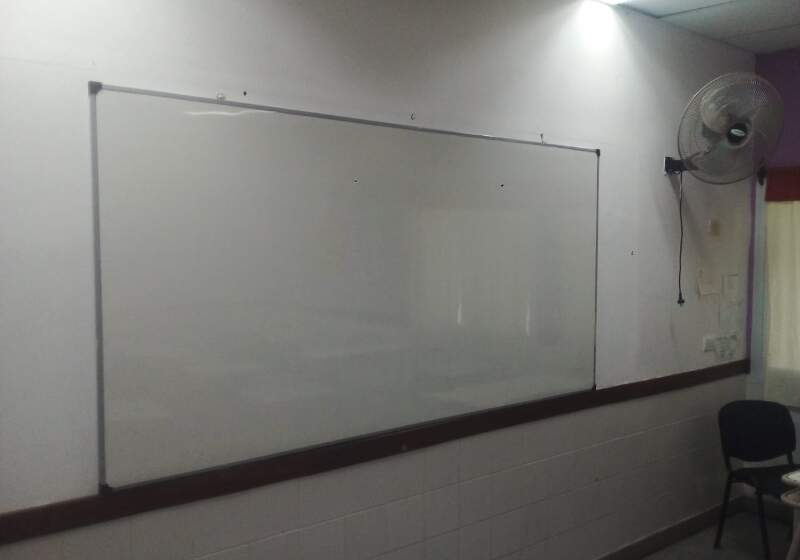 Desde la Cooperadora de la institución informaron que también se instalaron pizarrones nuevos y se cambió el tanque de agua.
